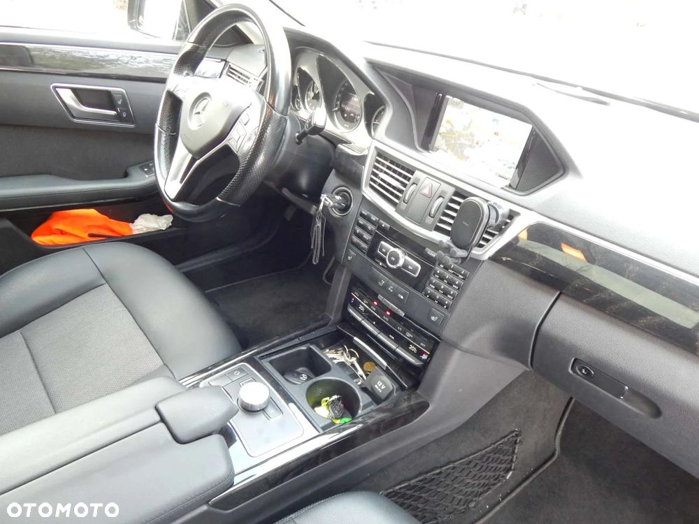 Mercedes-Benz Klasa E 220 CDI 7G-TRONIC Avantgarde - 17