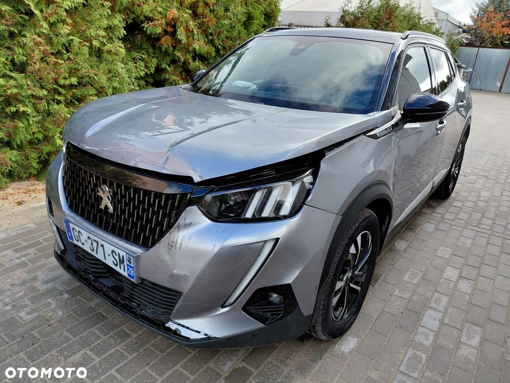 Peugeot 2008 1.2 PureTech GT Line S&S - 4