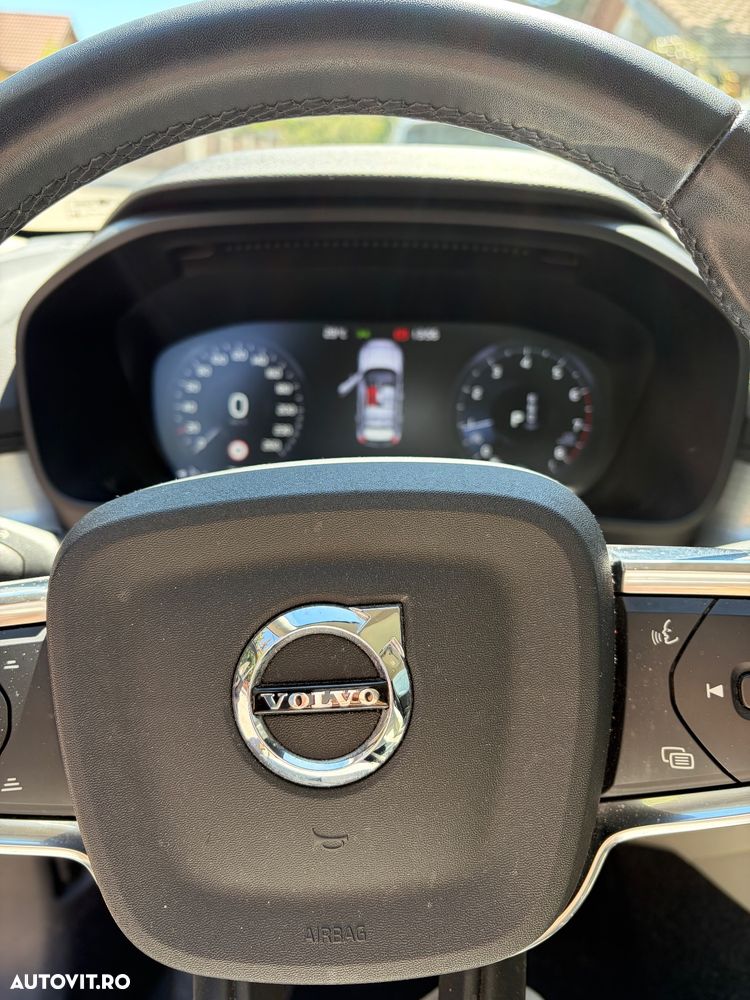 Volvo XC 40 T3 AT8 Momentum Pro - 17
