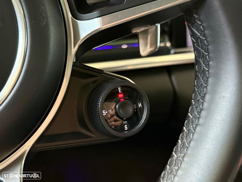 Porsche Panamera 4 E-Hybrid - 30