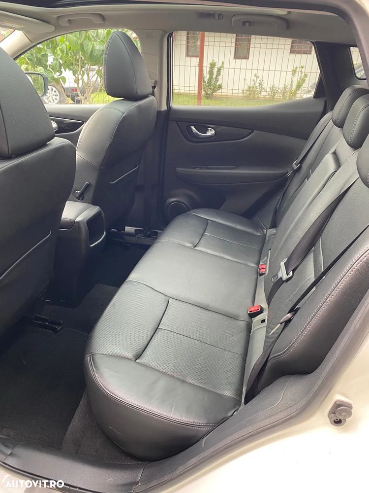 Nissan Qashqai 1.6 DCI Xtronic TEKNA - 9