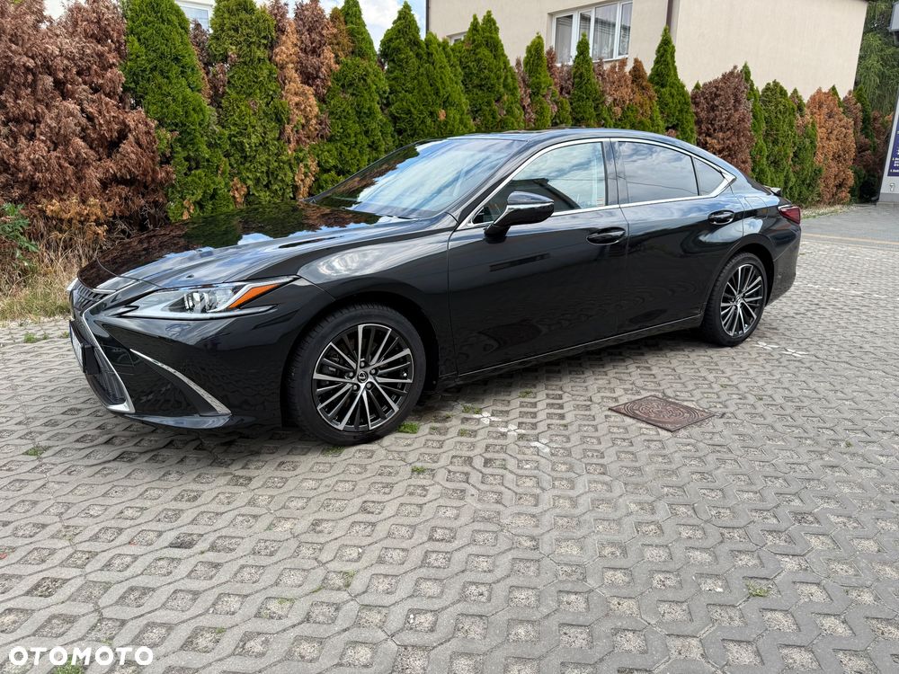 Lexus ES - 1