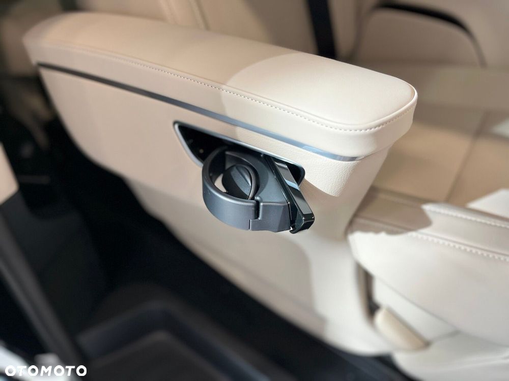 Mercedes-Benz Klasa V - 23