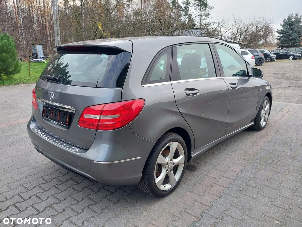 Mercedes-Benz Klasa B 180 (BlueEFFICIENCY) - 3