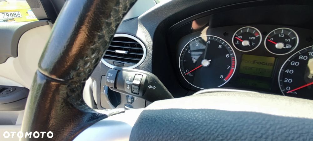 Ford Focus 1.6 16V Ghia - 33
