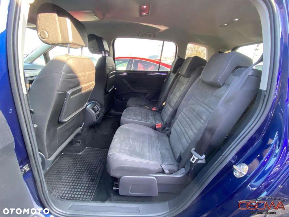 Volkswagen Touran - 38