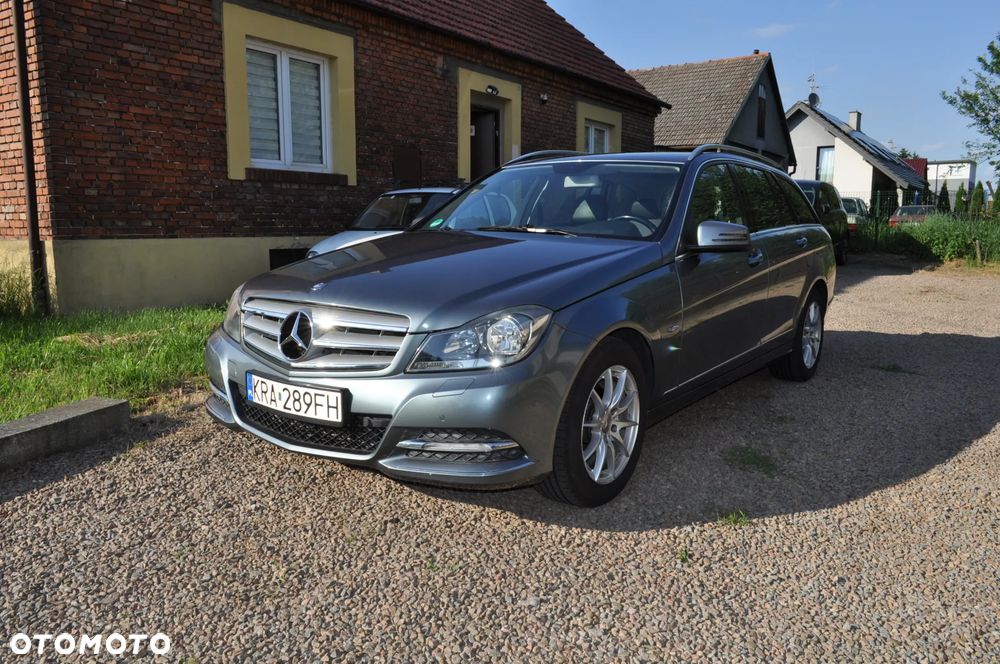 Mercedes-Benz Klasa C 180 BlueEFFICIENCY 7G-TRONIC - 2