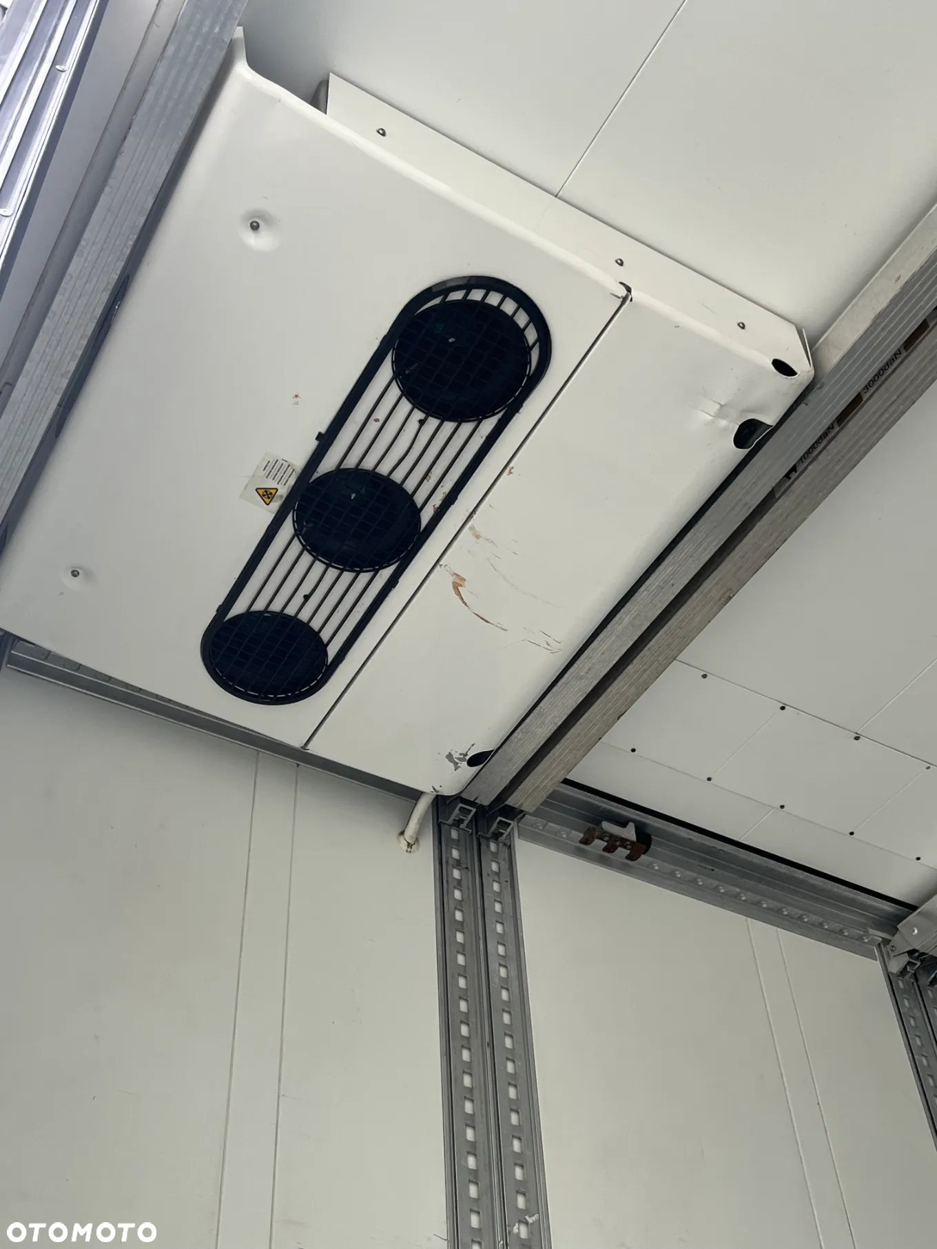 Schmitz Cargobull SCB / CHŁODNIA/ THERMO KING elektr-spalinowy/ MULTITEMPERATURA / DOPPELSTOCK / CONTINENTAL 80% / NOWE HAMULCE/ KOSZ PALETOWY  / OŚ PODNOSZONA/ OKAZJA - 24