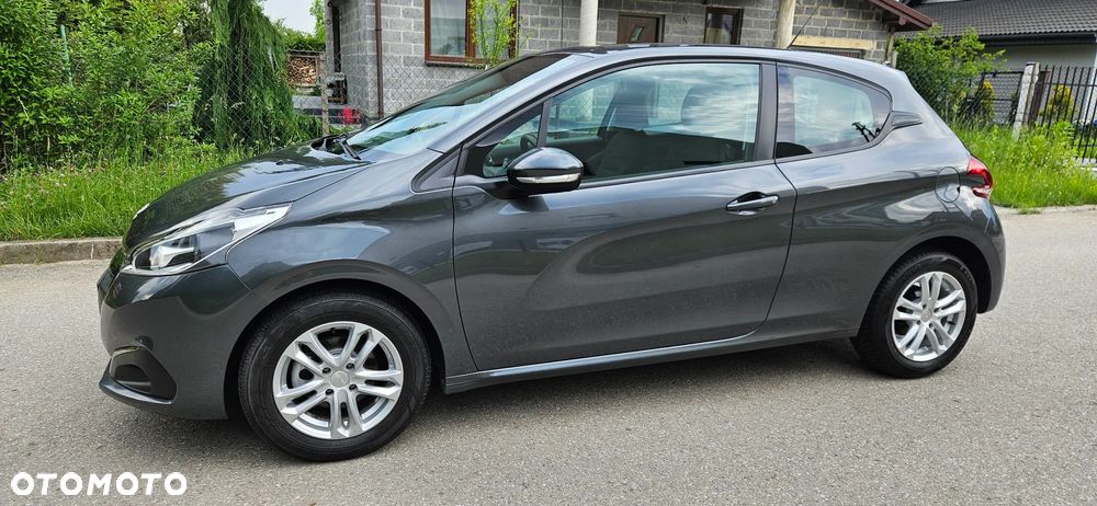 Peugeot 208 - 6
