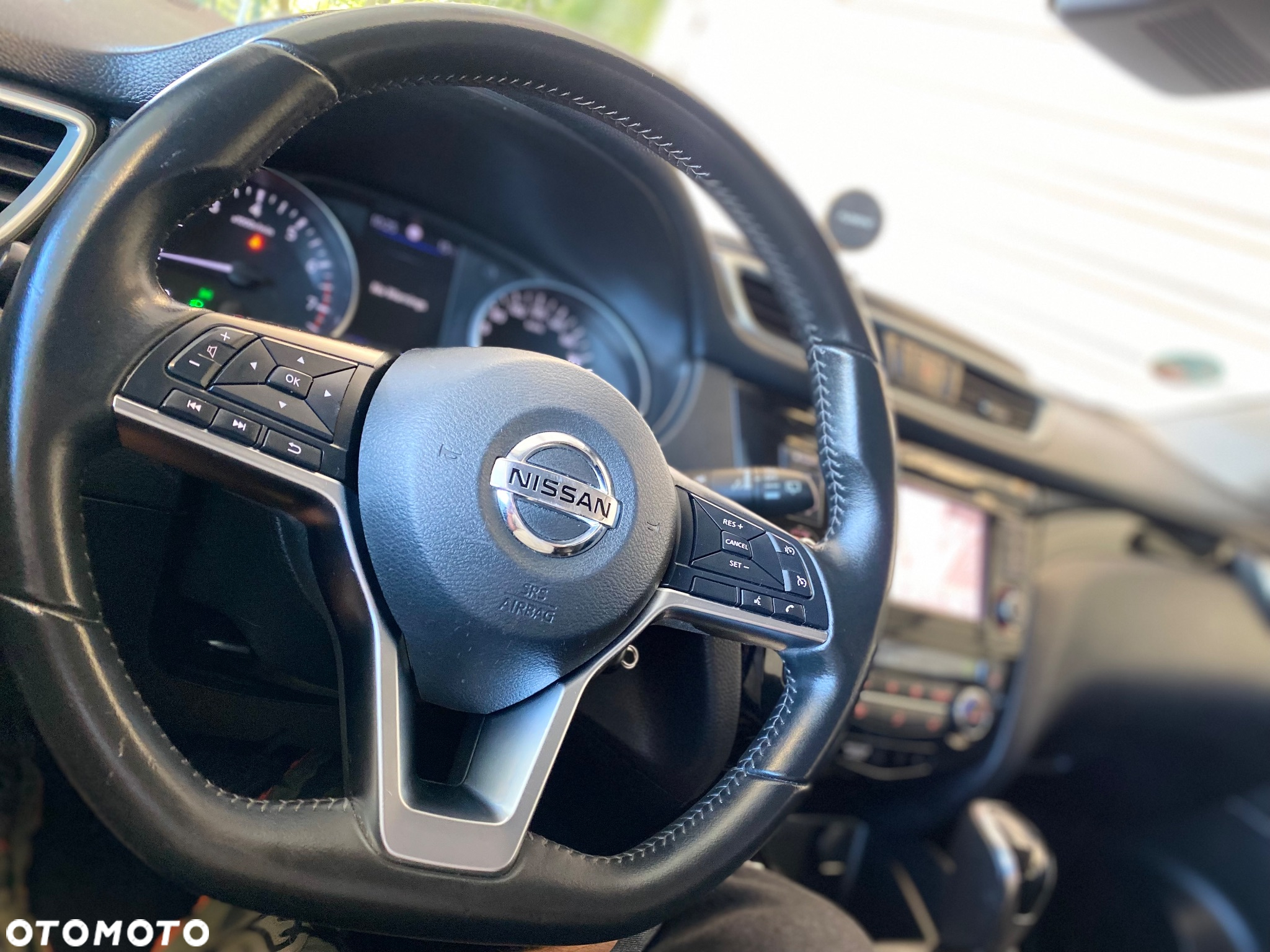 Nissan Qashqai 1.3 DIG-T Acenta DCT - 34