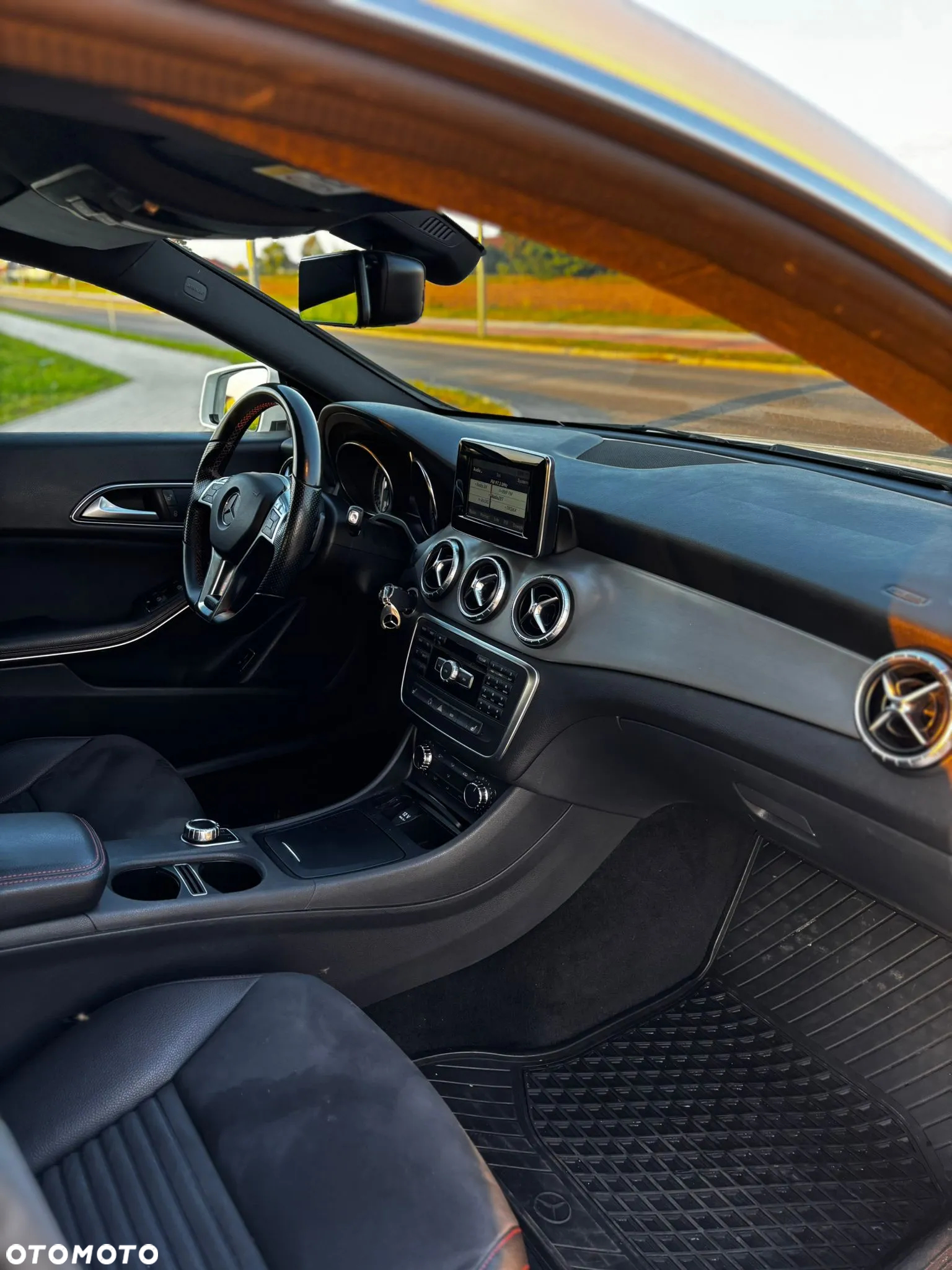 Mercedes-Benz CLA 180 7G-DCT AMG Line - 16