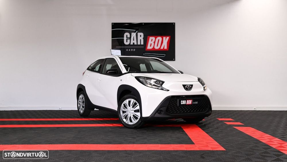 Toyota Aygo X 1.0 Play CVT - 1
