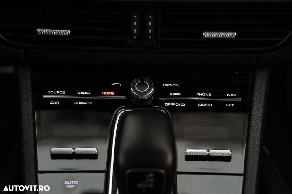 Porsche Cayenne - 38