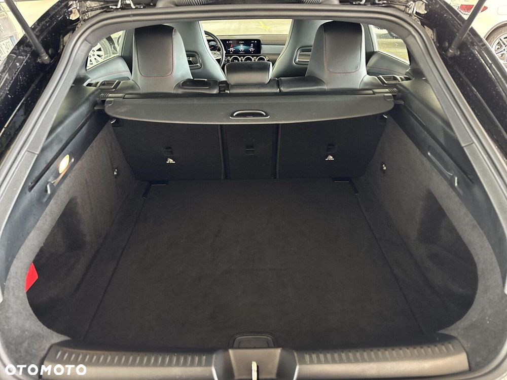 Mercedes-Benz CLA - 25