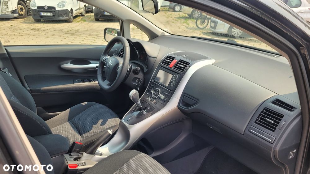 Toyota Auris 1.4 D-4D Premium MM - 8