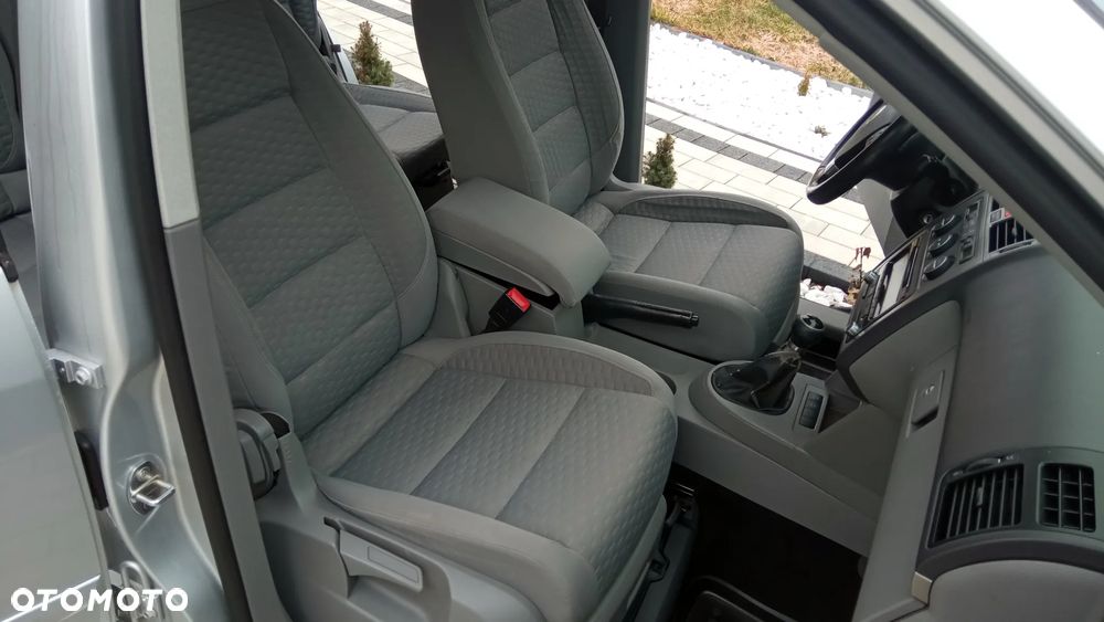 Volkswagen Touran 1.9 TDI - 17