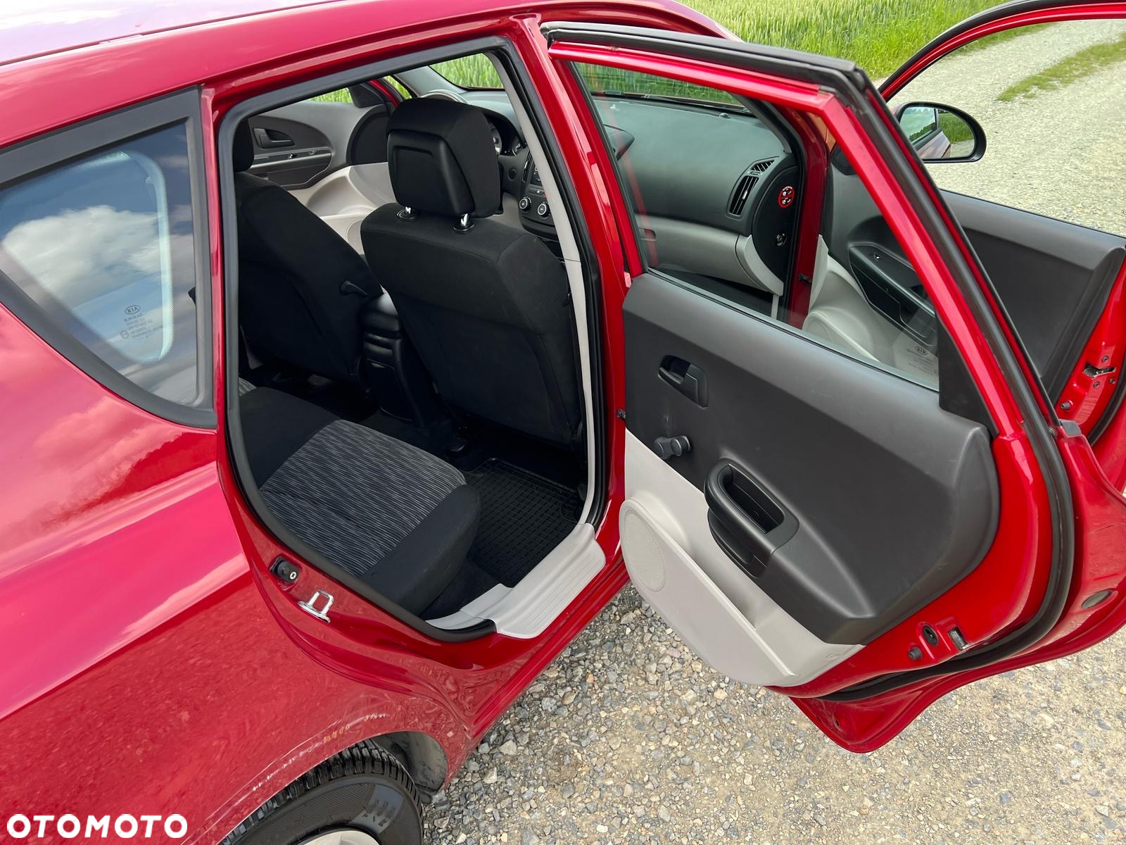 Kia Ceed - 11