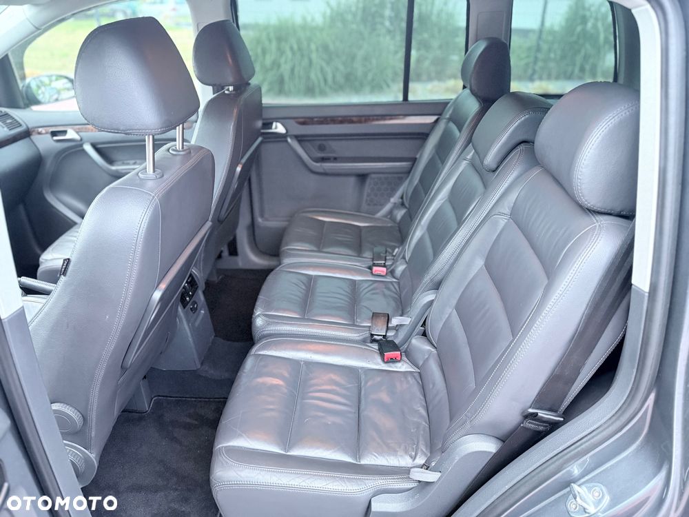 Volkswagen Touran 2.0 TDI DPF Highline DSG - 10