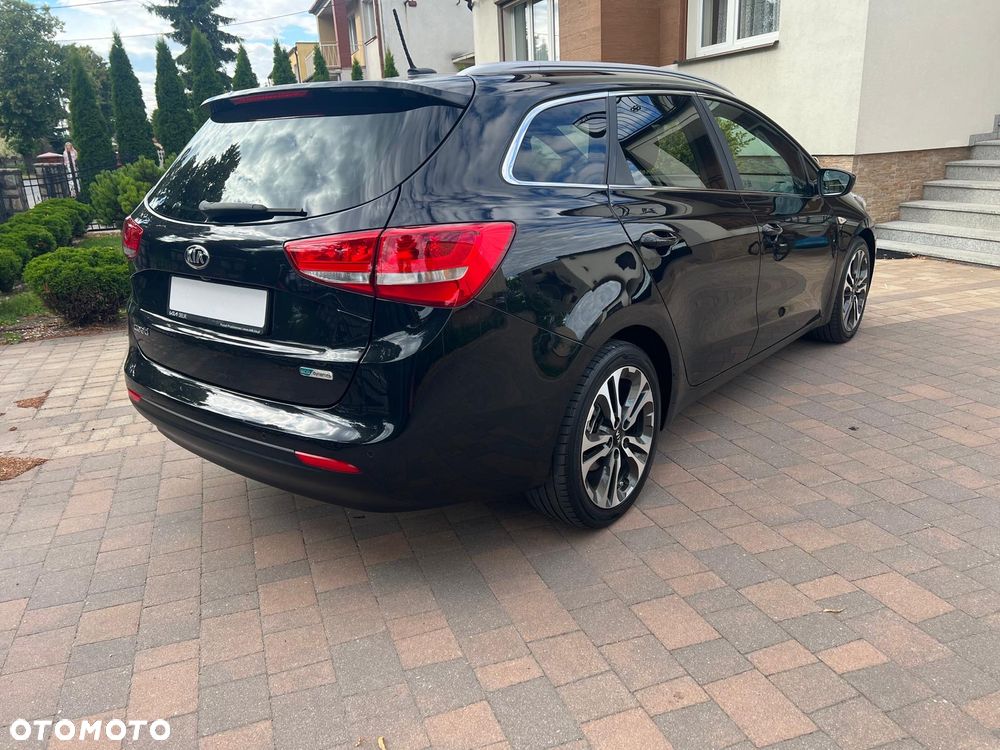 Kia Ceed 1.6 GDI Dream Team Edition - 9
