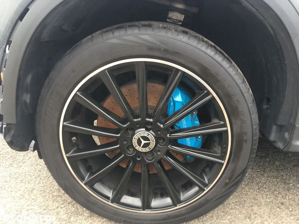 Mercedes-Benz GLC 300 e 4Matic 9G-TRONIC AMG Line Plus - 15