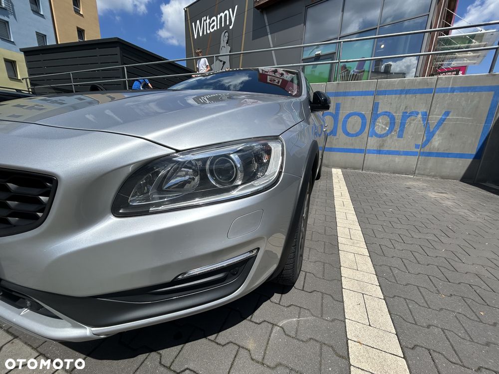 Volvo V60 Cross Country - 1