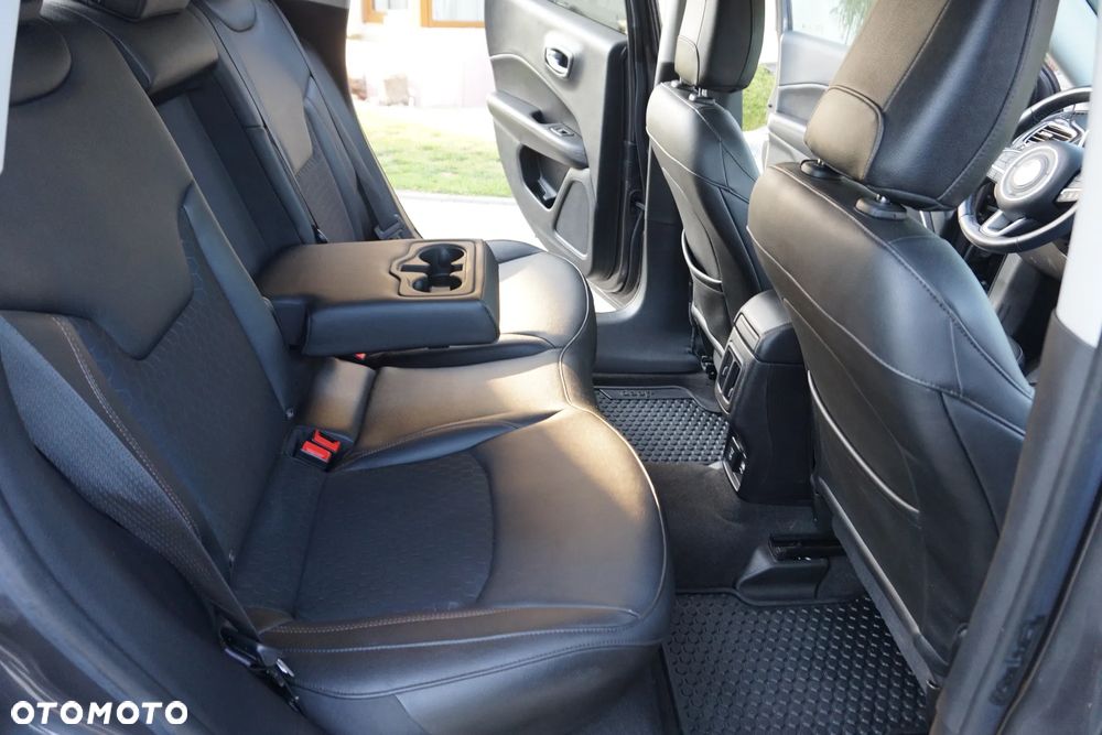 Jeep Compass - 28
