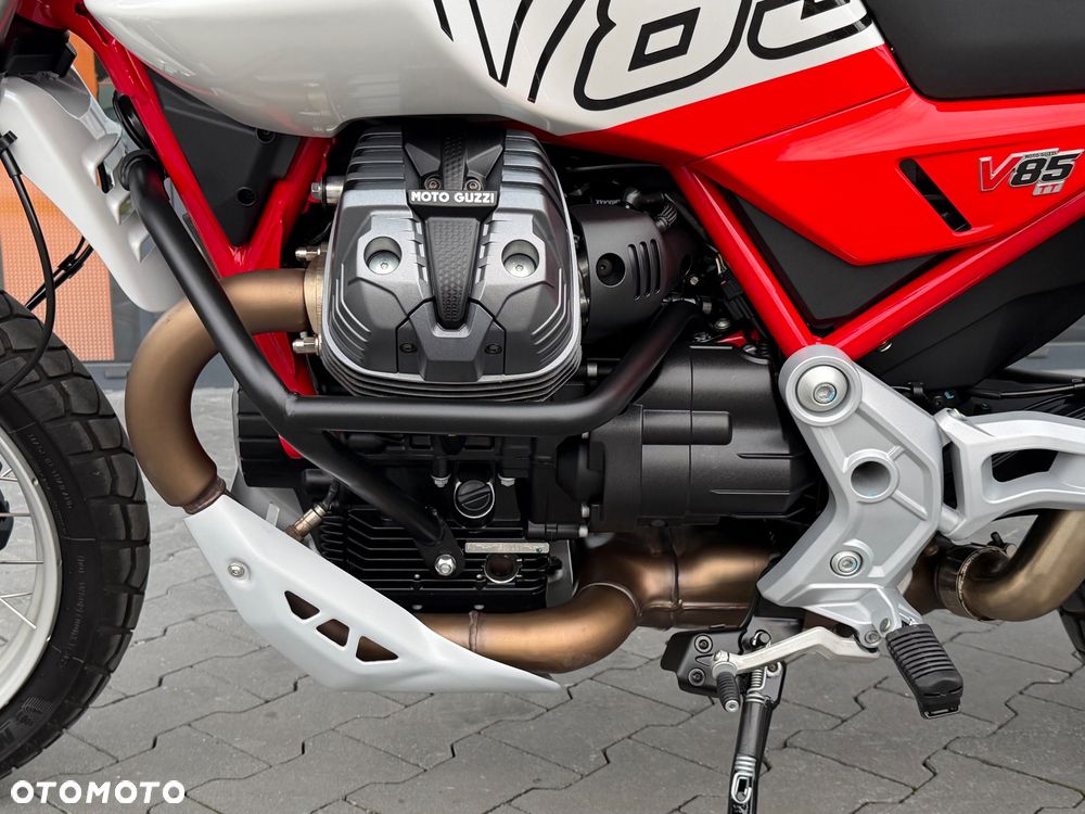 Moto Guzzi V85 - 32