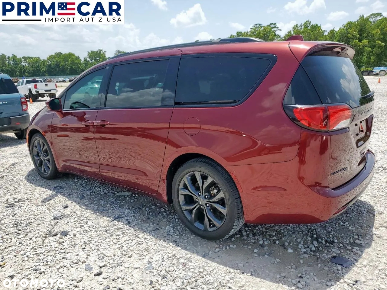Chrysler Pacifica - 2
