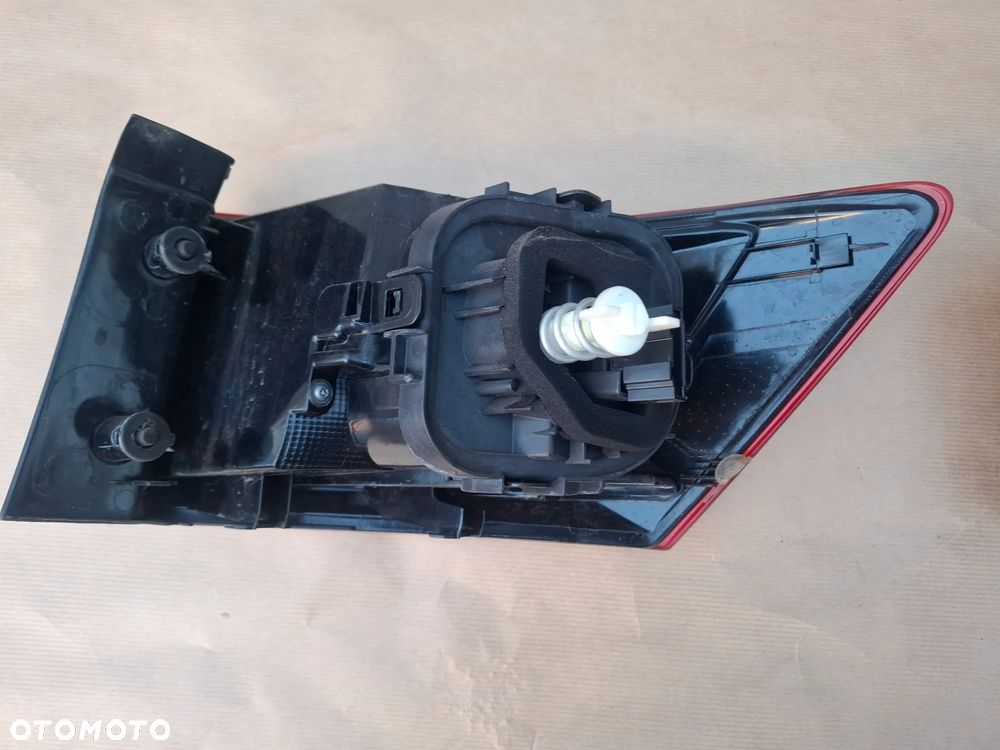 Seat ATECA LIFT 2023R LAMPA TYŁ TYLNA PRAWA LEWA W BŁOTNIK EUROPA - 4