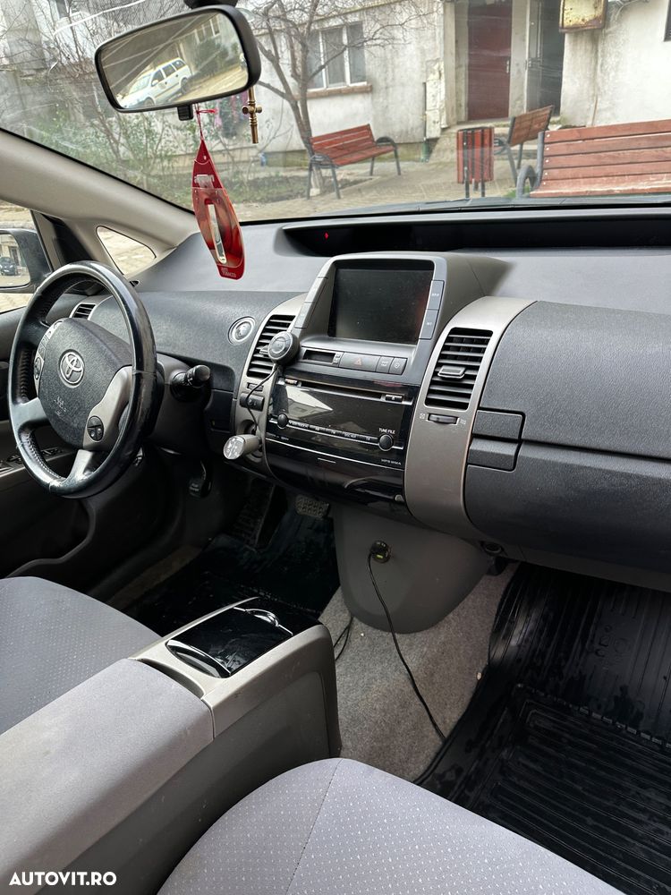 Toyota Prius (Hybrid) Luna - 3