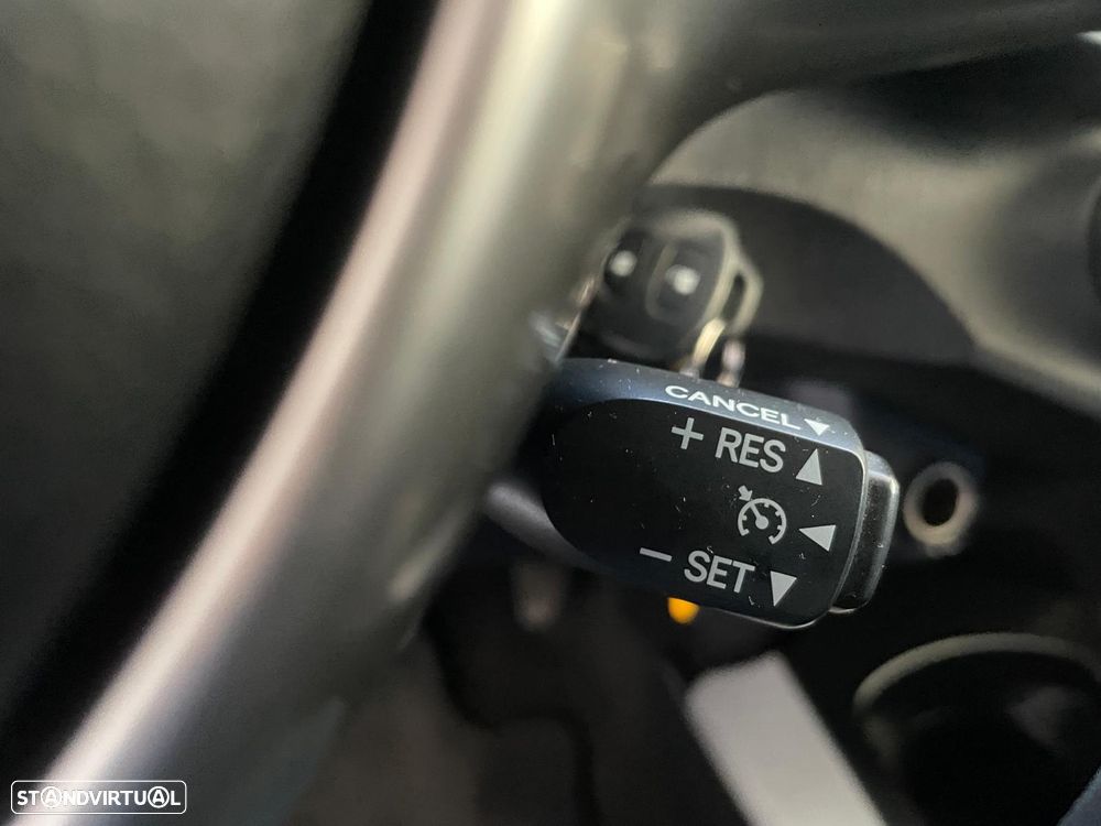 Toyota Yaris 1.4 D-4D AC Manual - 14