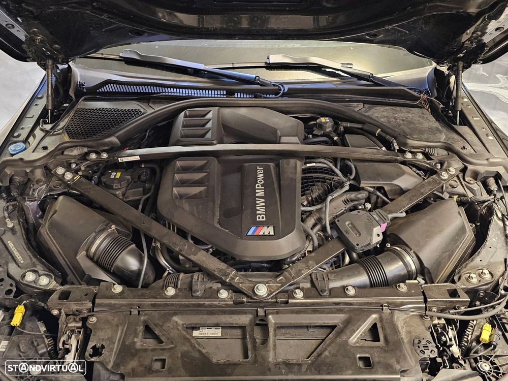 BMW M4 Competition M xDrive - 38