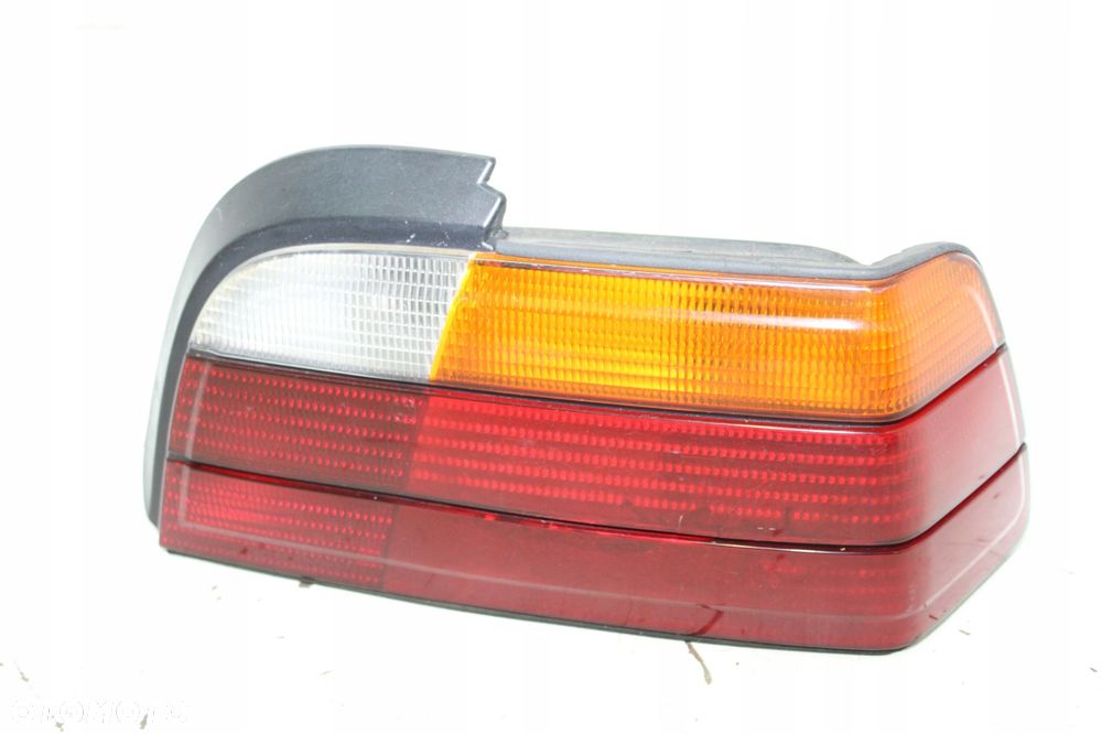 BMW 3 E36 COUPE CABRIO PRAWA LAMPA TYŁ 1393334 8353286 - 1