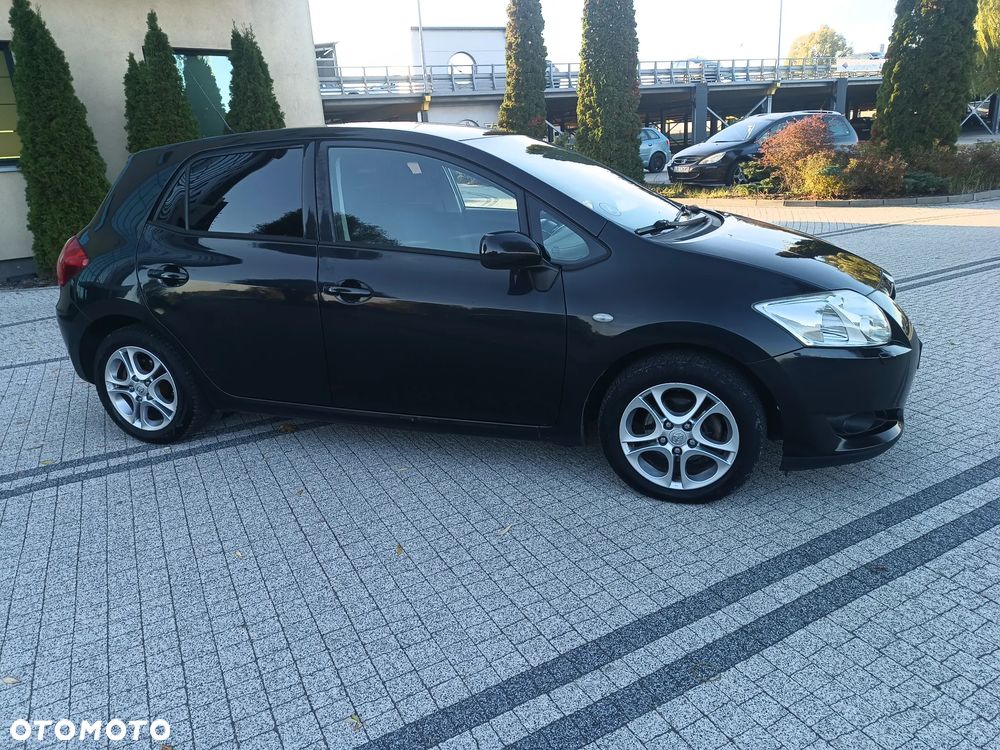 Toyota Auris 1.8 Premium - 16