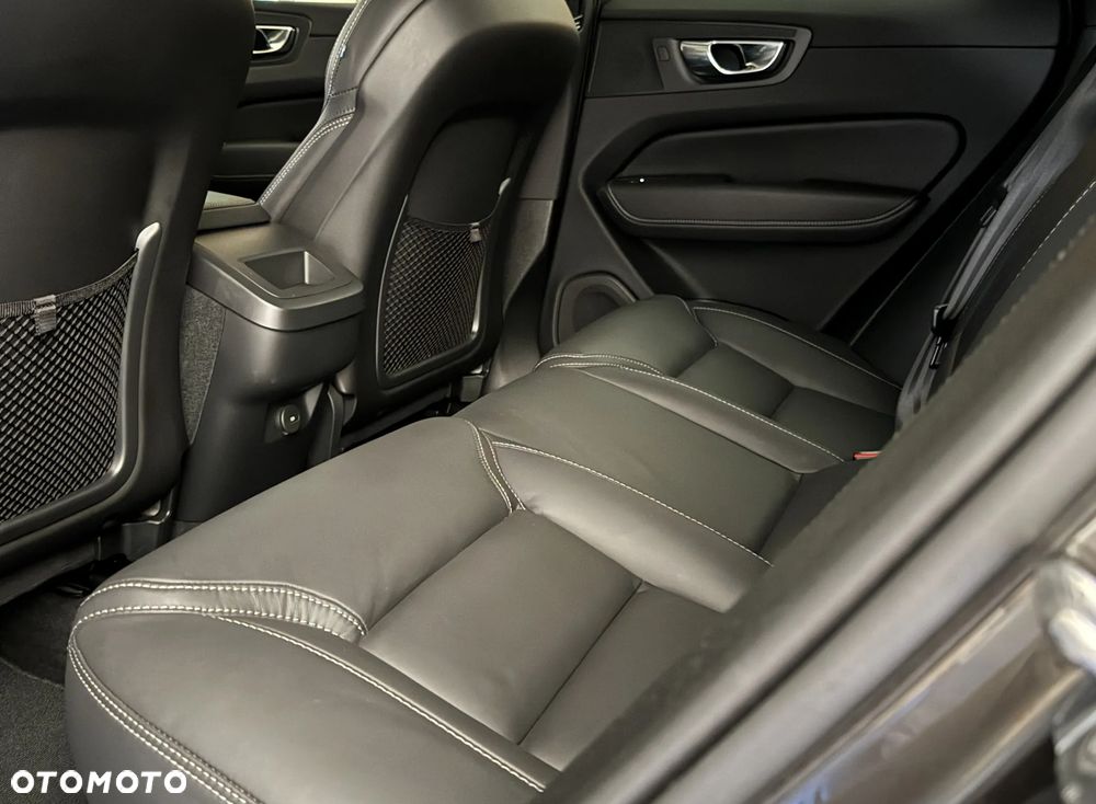 Volvo XC 60 D5 AWD Inscription - 12