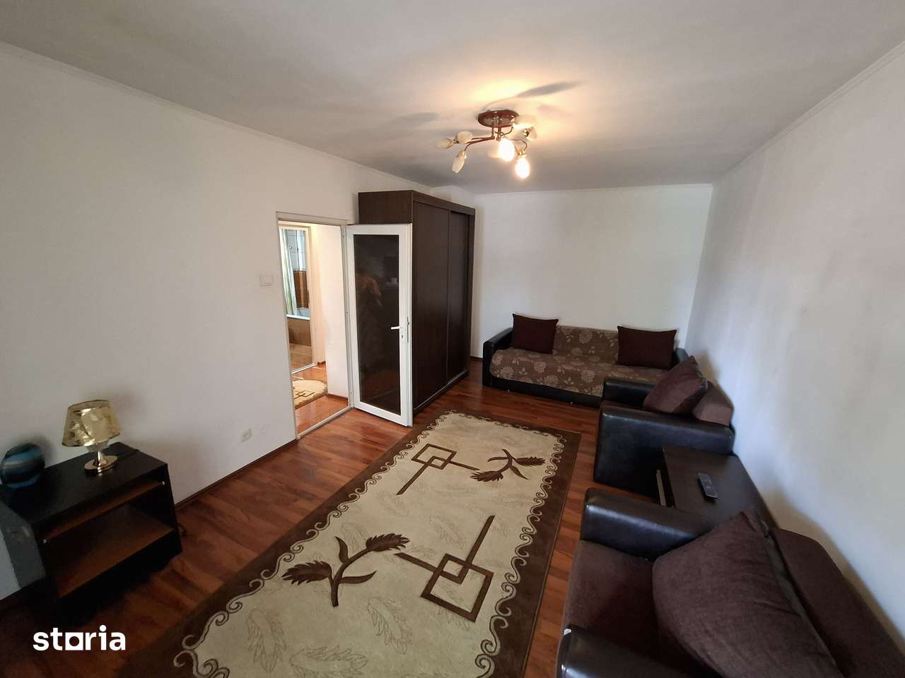 Apartament cu o cameră 40mp parter cu balcon zona Bratianu Scoala nr — fotografia 1