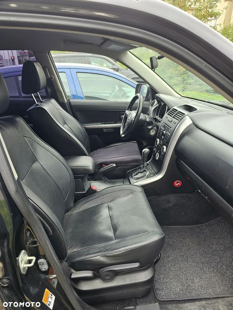 Suzuki Grand Vitara 2.0 De Luxe - 21