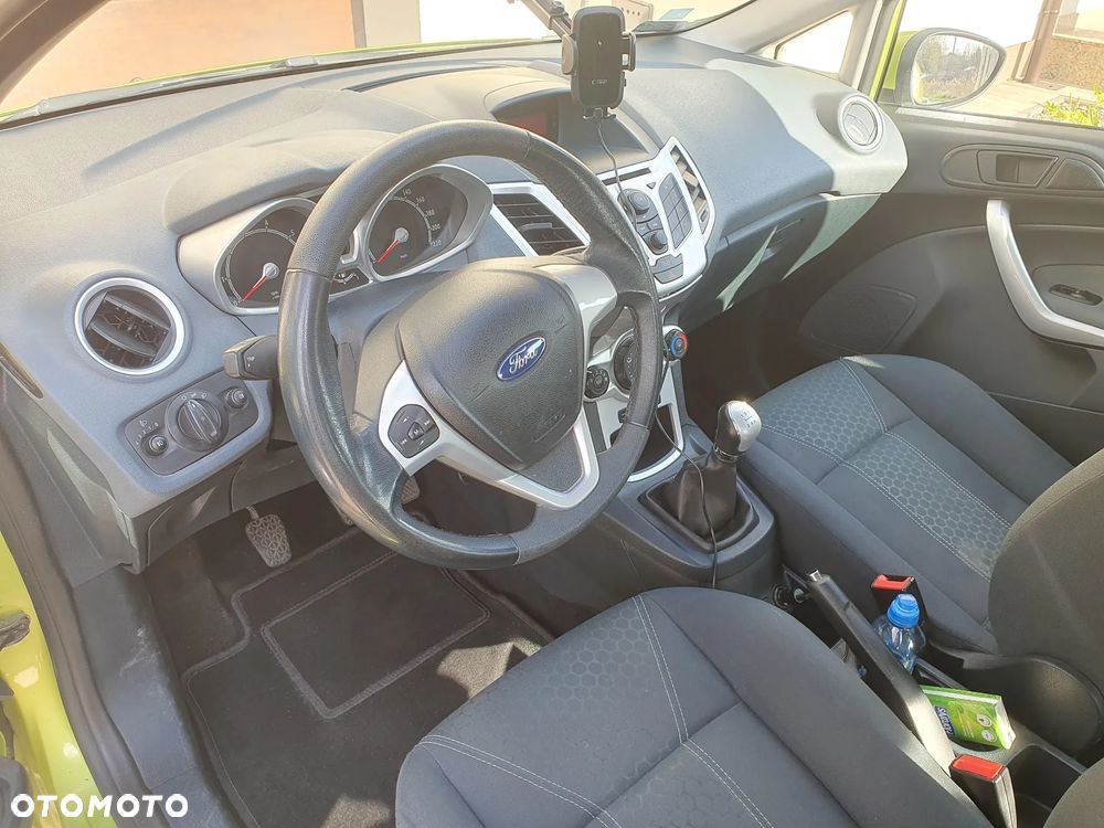 Ford Fiesta 1.4 Trend - 16