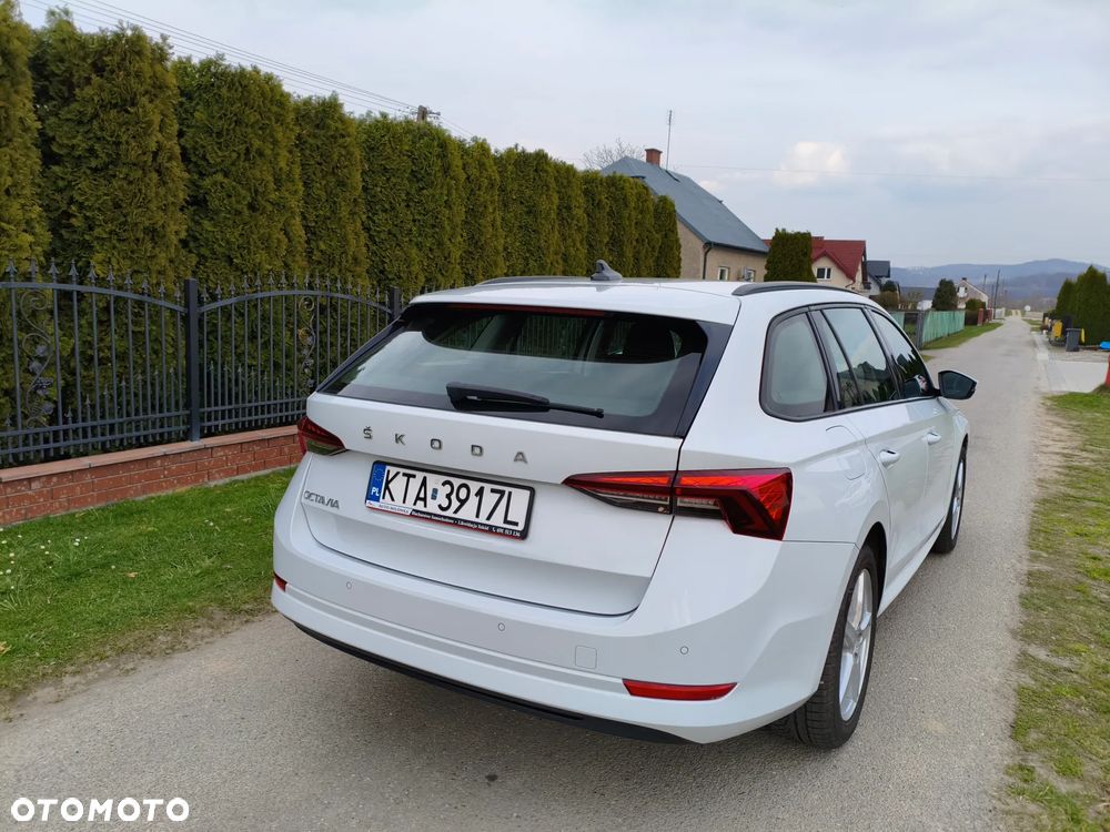 Skoda Octavia 2.0 TDI DSG Style - 3