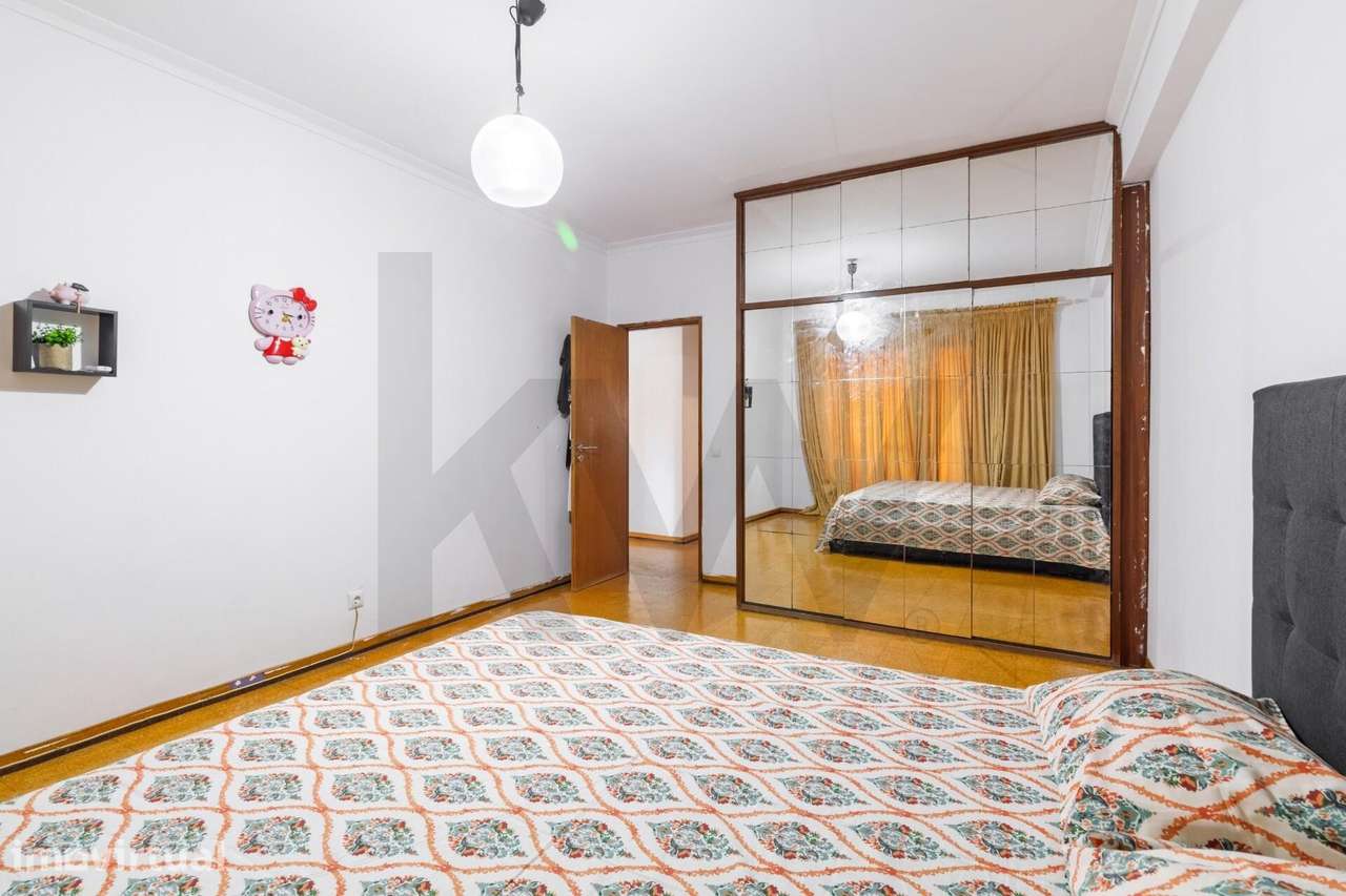 Apartamento T3 com 3 Varandas e Vista Desafogada no Laranjeiro – O S - Grande imagem: 4/27