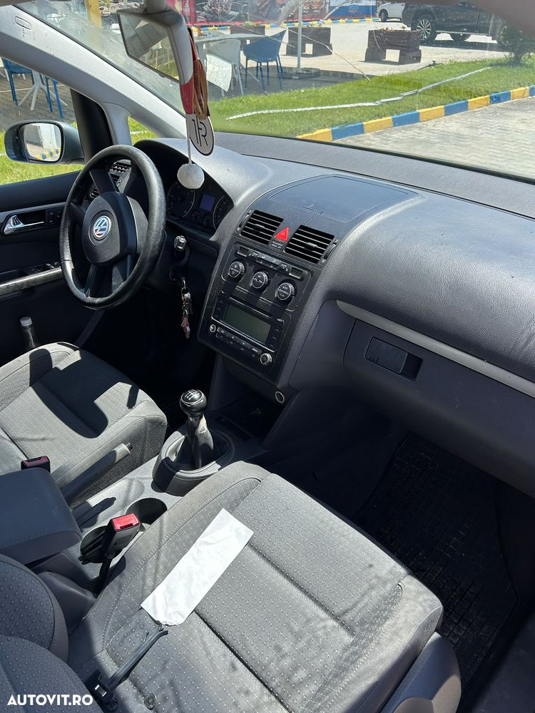 Volkswagen Touran 2.0 TDI Highline - 6