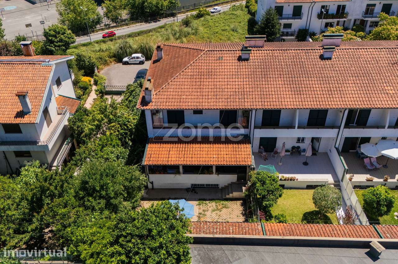 Moradia T5 com 2 Suites, Terraço e Garagem Dupla em Nogueira – Brag... - Grande imagem: 4/50