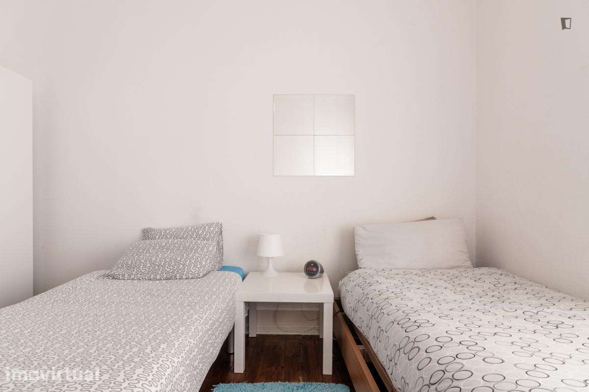 Quarto - localizado em Alameda Lisbon - Grande imagem: 3/14