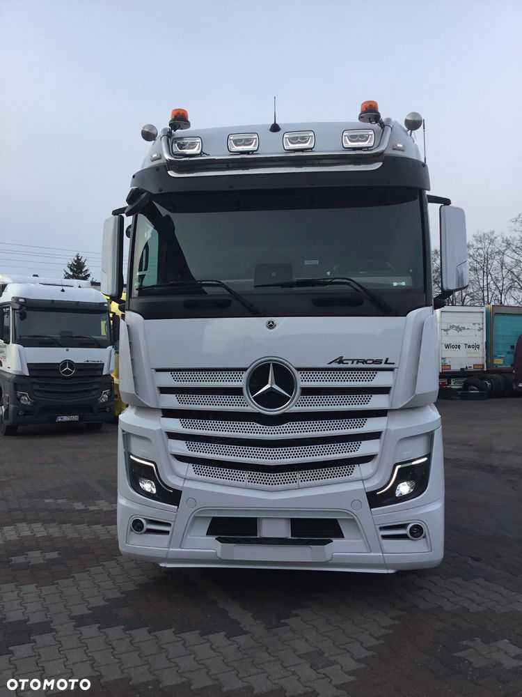 Mercedes-Benz ACTROS - 3