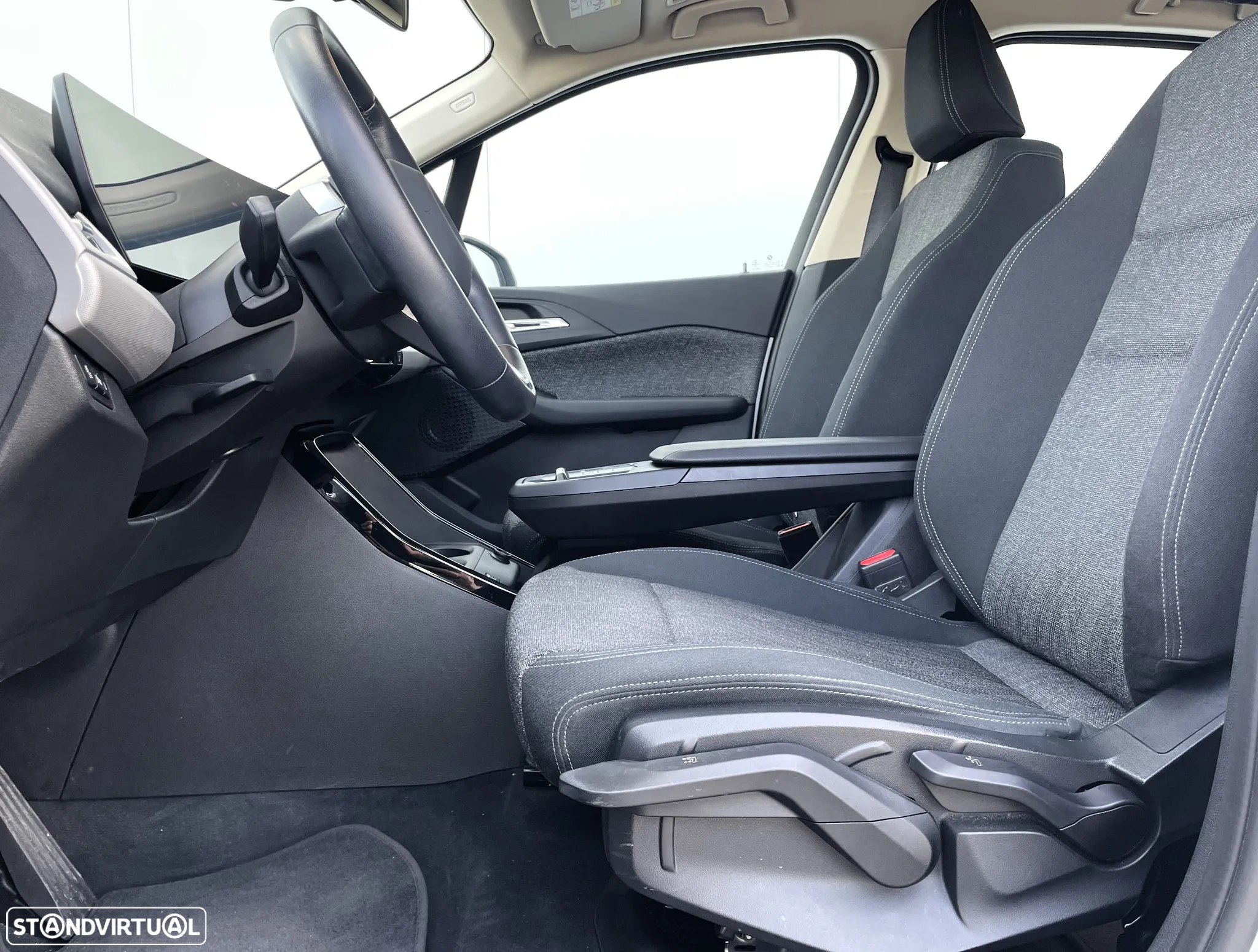 BMW 225xe Active Tourer e xDrive - 28