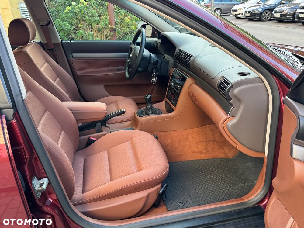 Audi A4 Limousine - 12