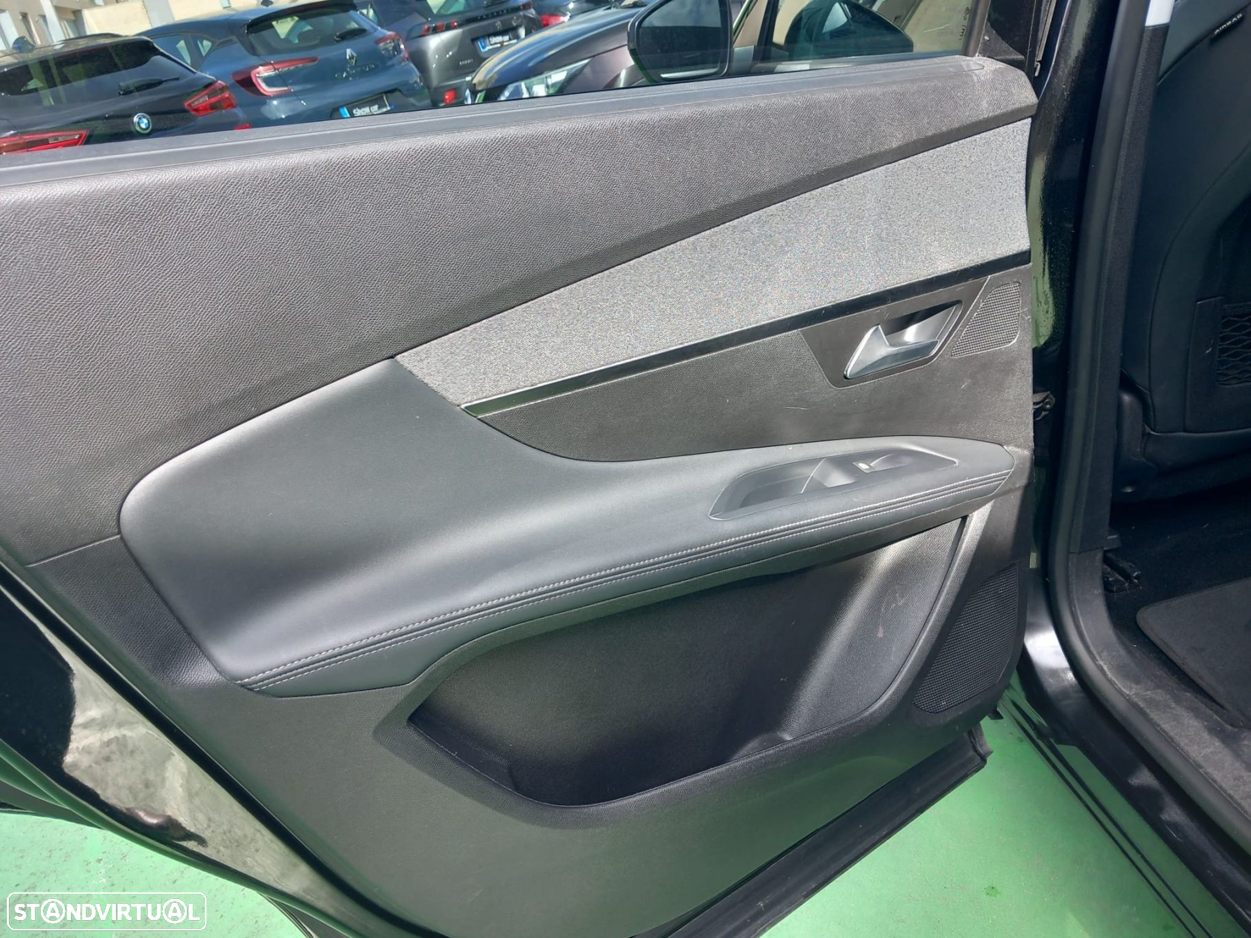 Peugeot 5008 1.5 BlueHDi Allure Pack EAT8 - 19
