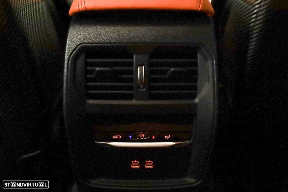 BMW M3 Competition xDrive - 36