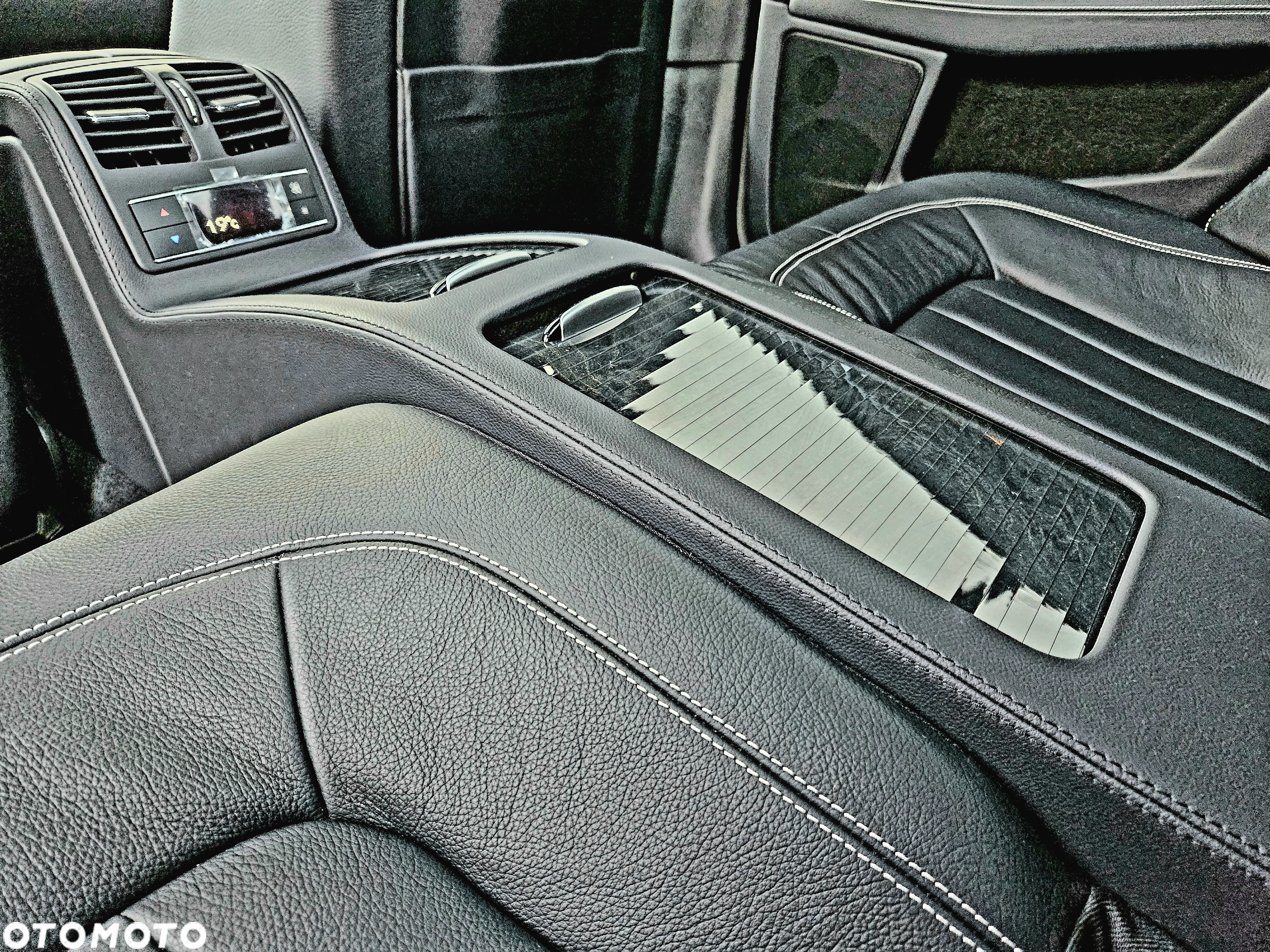 Mercedes-Benz CLS - 21