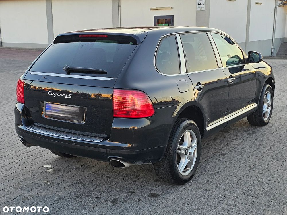 Porsche Cayenne - 4